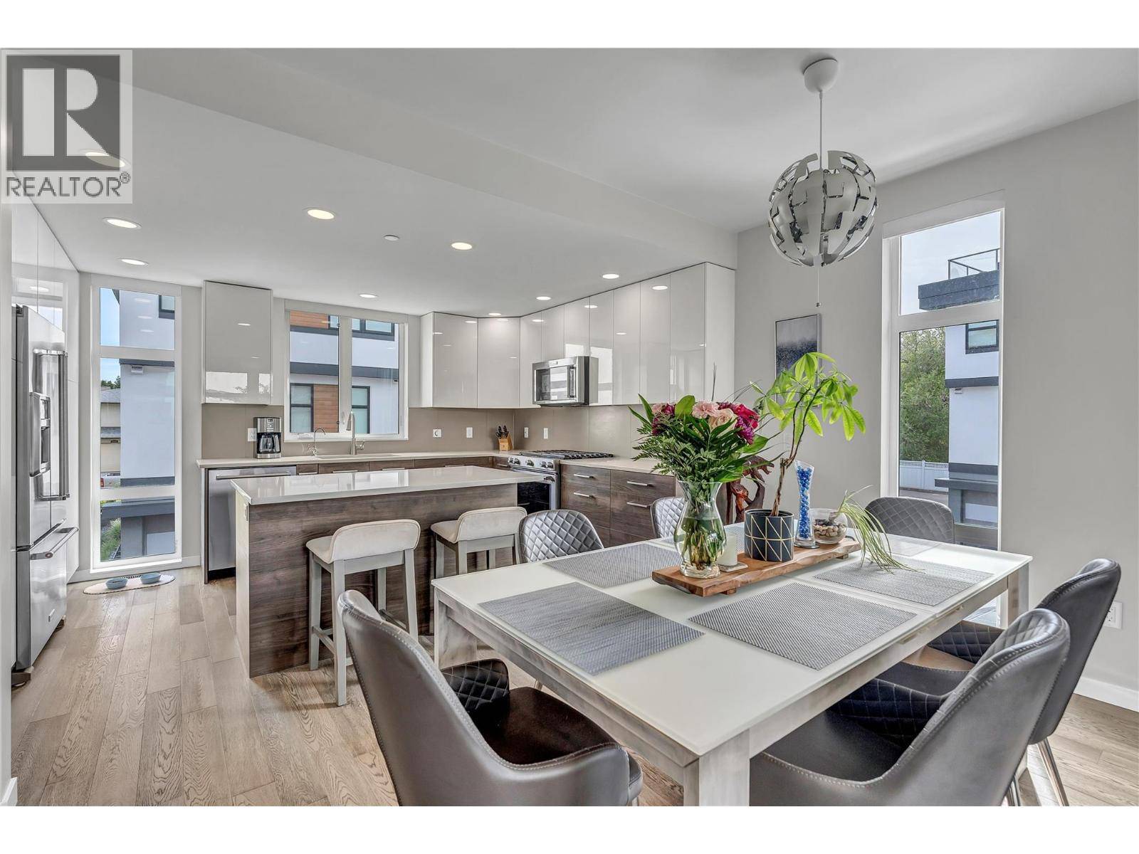 Kelowna, BC V1Y0C9,1515 Highland DR North #34