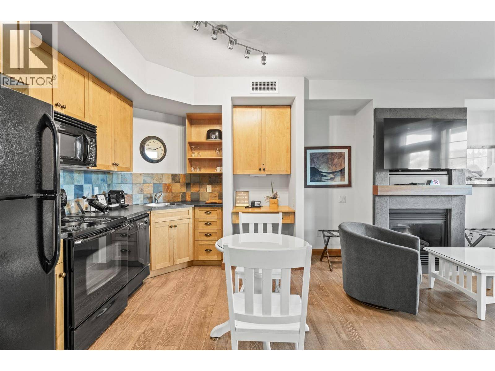 Vernon, BC V1H1T2,105 Village Centre CT #321