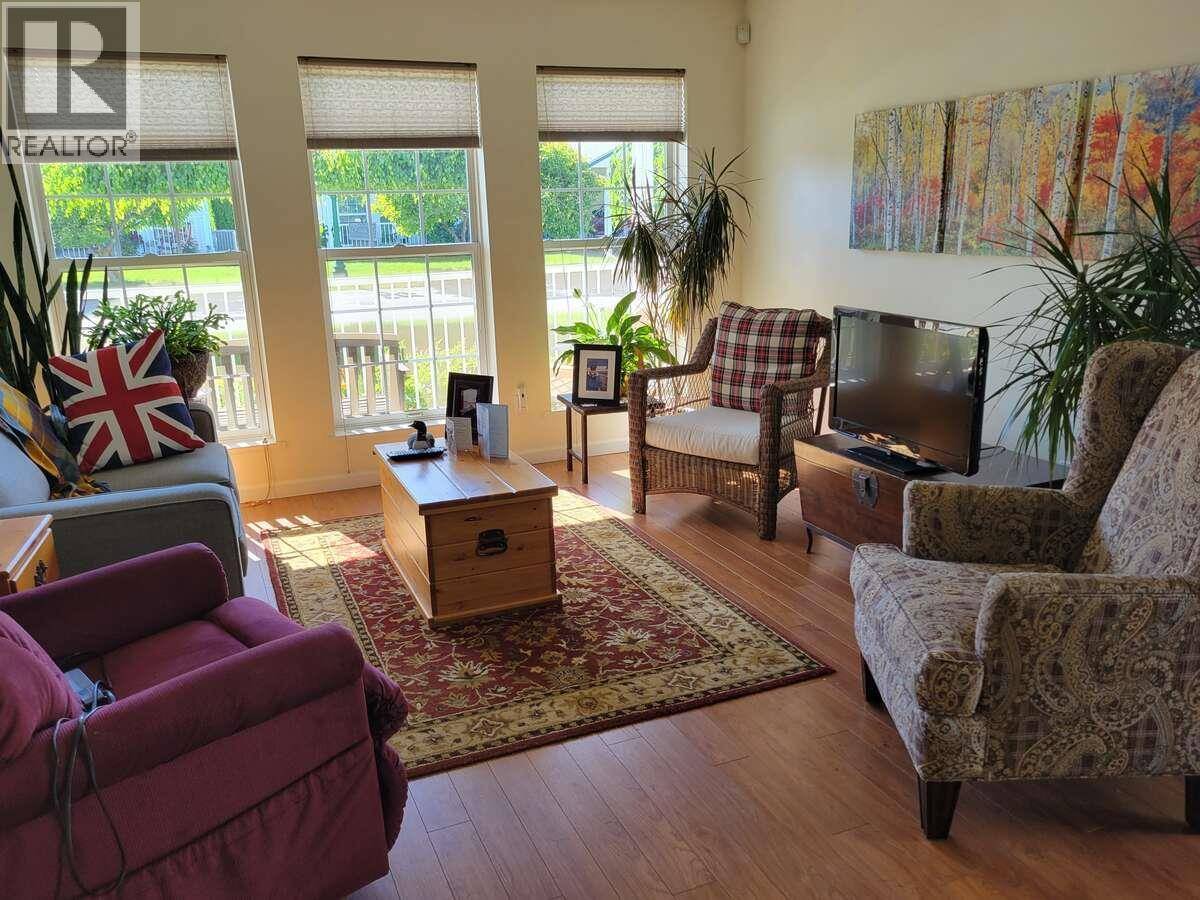 Armstrong, BC V4Y2B4,3620 Patten DR #4