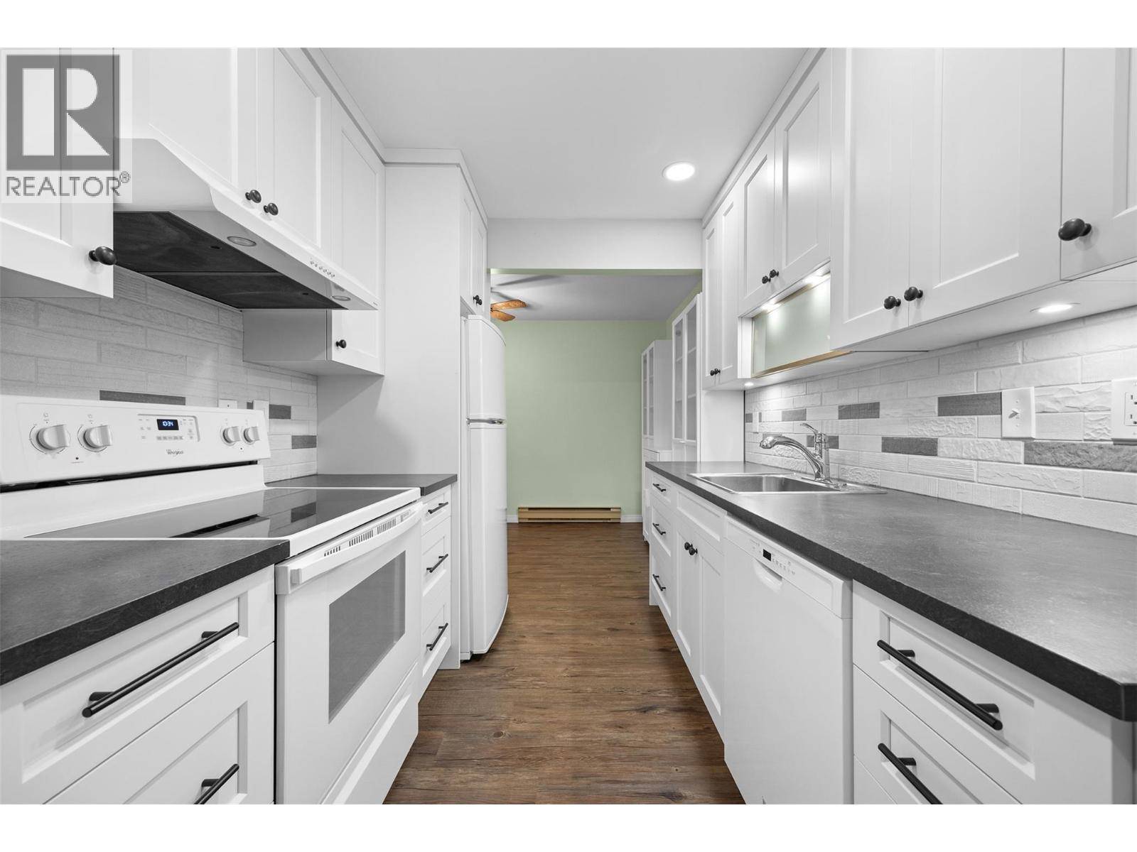 Kelowna, BC V1Y8V1,575 Sutherland AVE #310