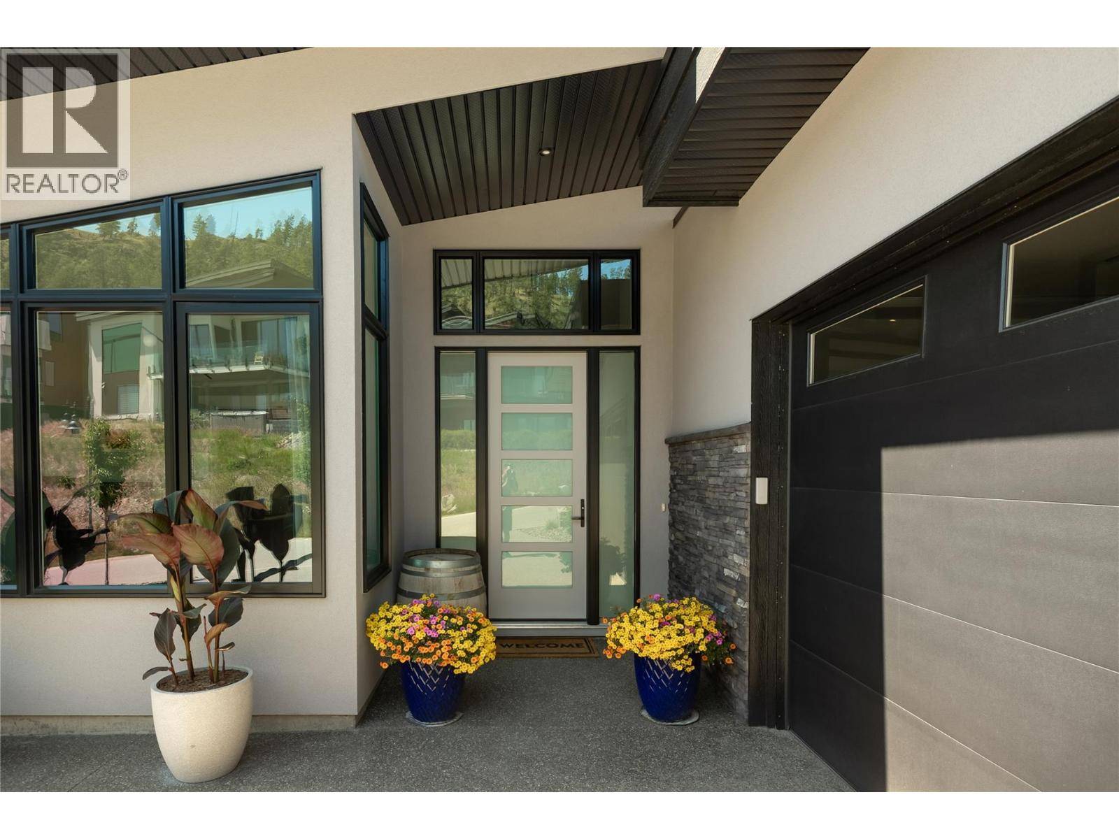 Kelowna, BC V1V3G2,3628 Sagehill Court