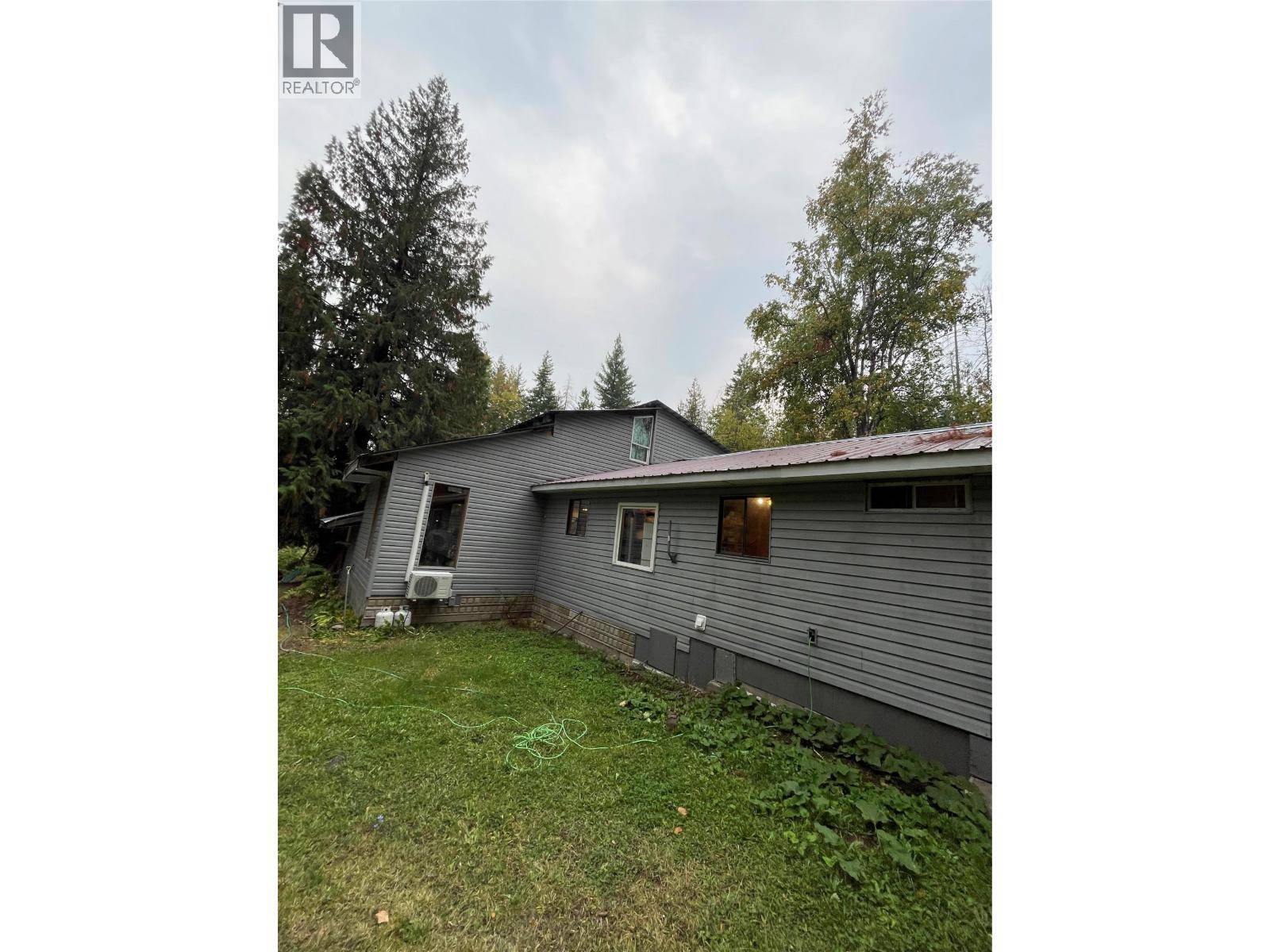 Celista, BC V0E1M6,5206 Line 17 Road