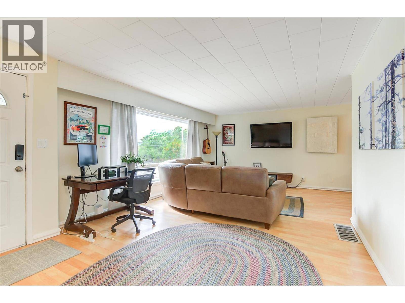 Kelowna, BC V1V2E2,184 Snowsell Street N