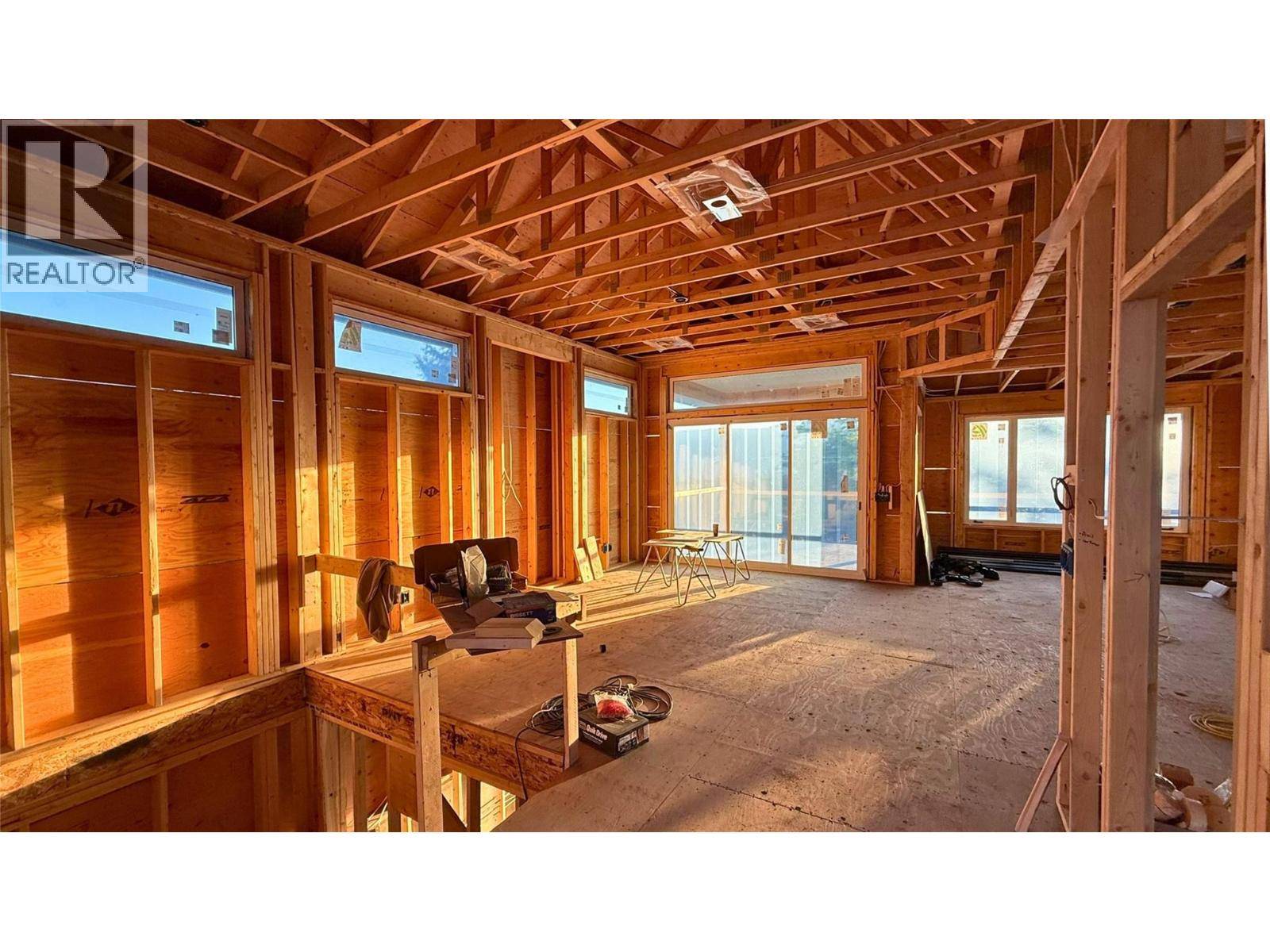 Salmon Arm, BC V1E1M9,1905 35 Street NE