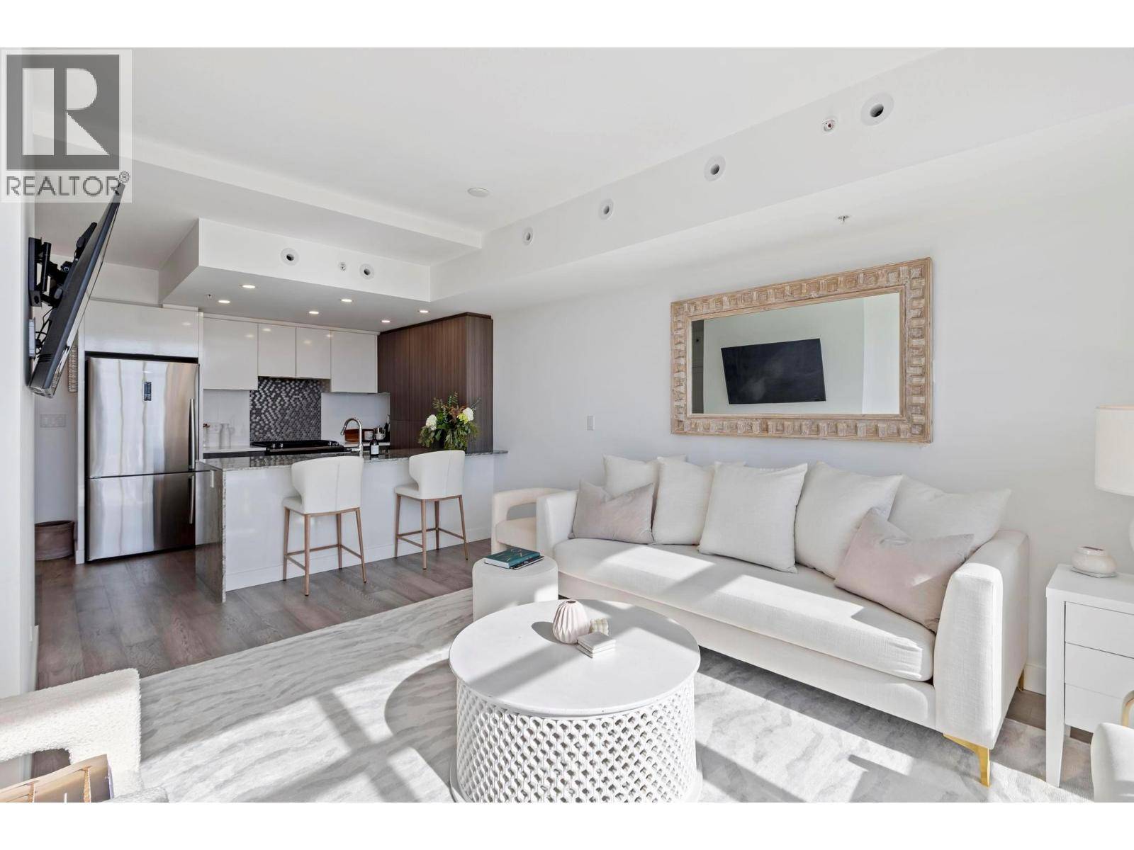 Kelowna, BC V1Y0G2,1151 Sunset DR #1106