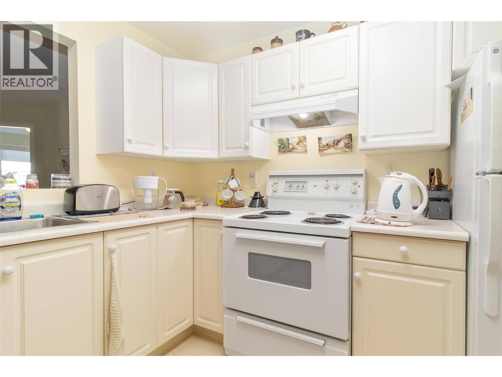 Kelowna, BC V1Y9P2,920 Glenwood AVE #103