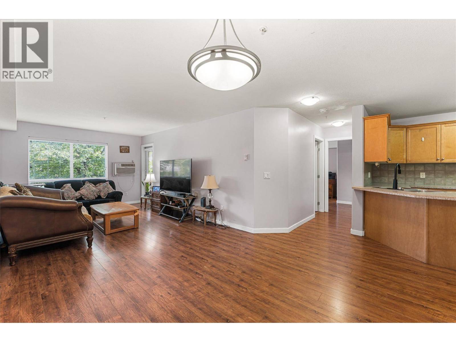 Kelowna, BC V1X8C1,260 Franklyn RD #113