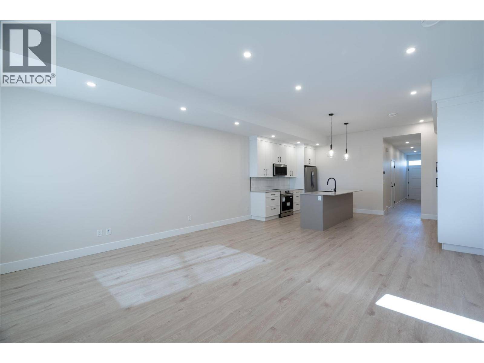 Kamloops, BC V2B1L3,163 CHESTNUT Avenue