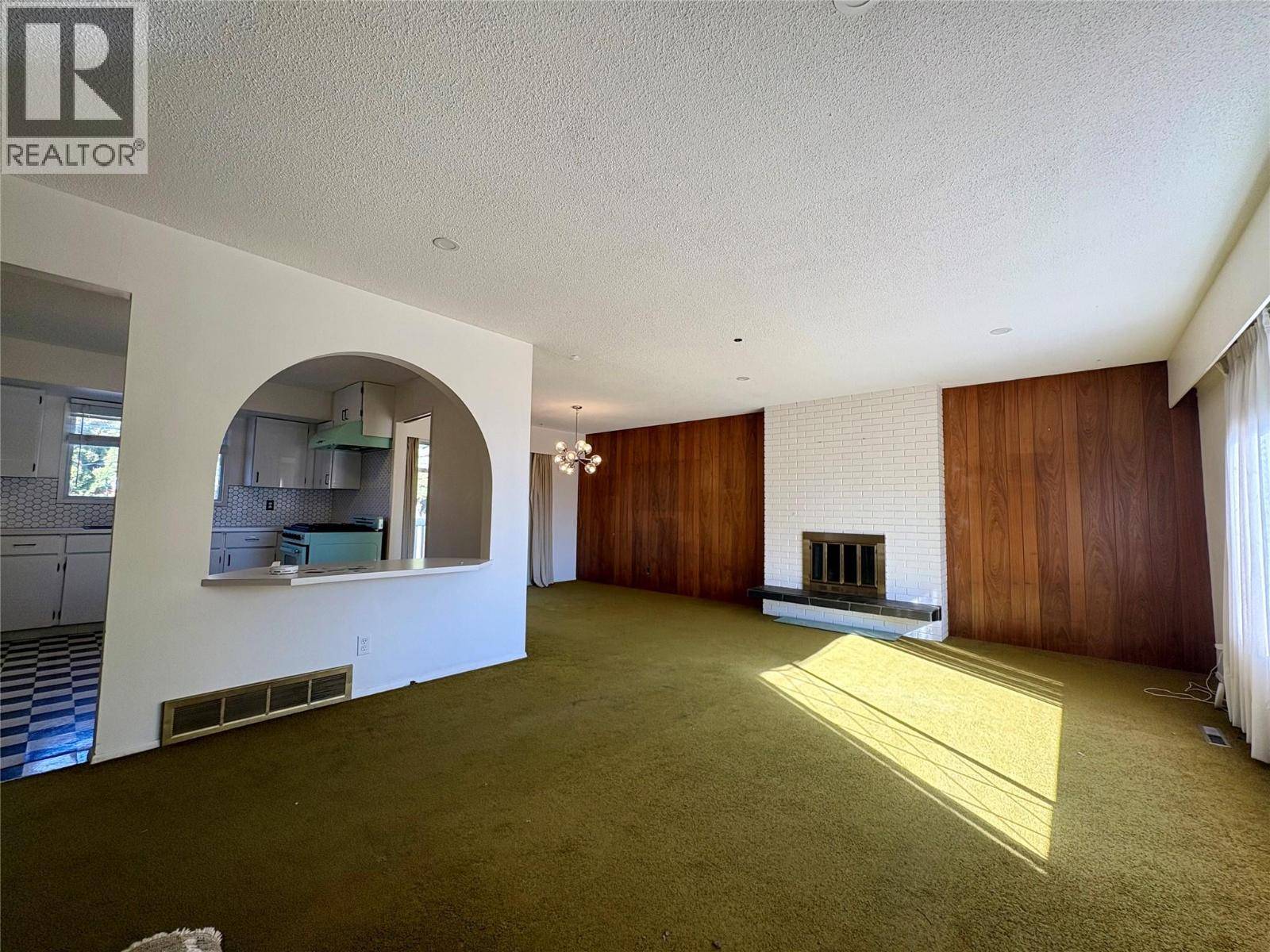 Kelowna, BC V1Y4E3,1738 Smithson Drive