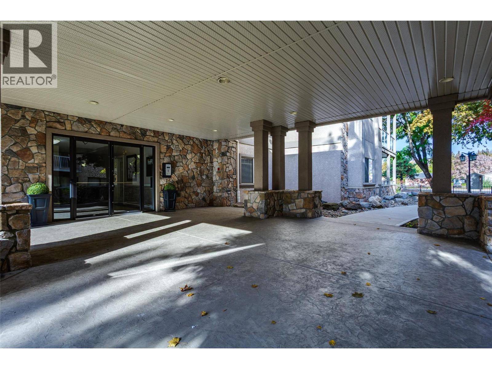 Kelowna, BC V1Y6E4,1007 Harvey AVE #412