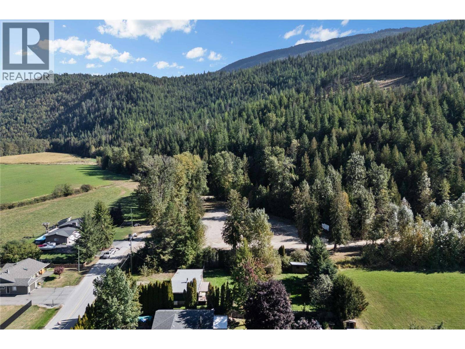 Sicamous, BC V0E2V1,1245 Maclean Mcpherson Road