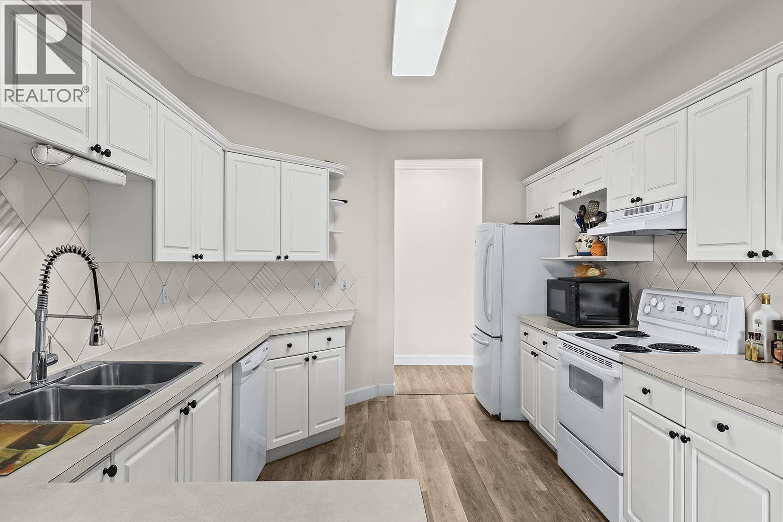 Kelowna, BC V1Y2N2,1940 Richter ST #203