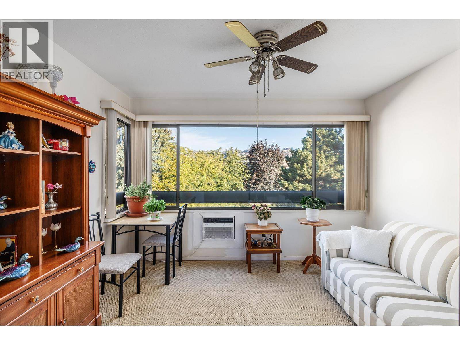 Kelowna, BC V1Y6P7,1075 Bernard AVE #301