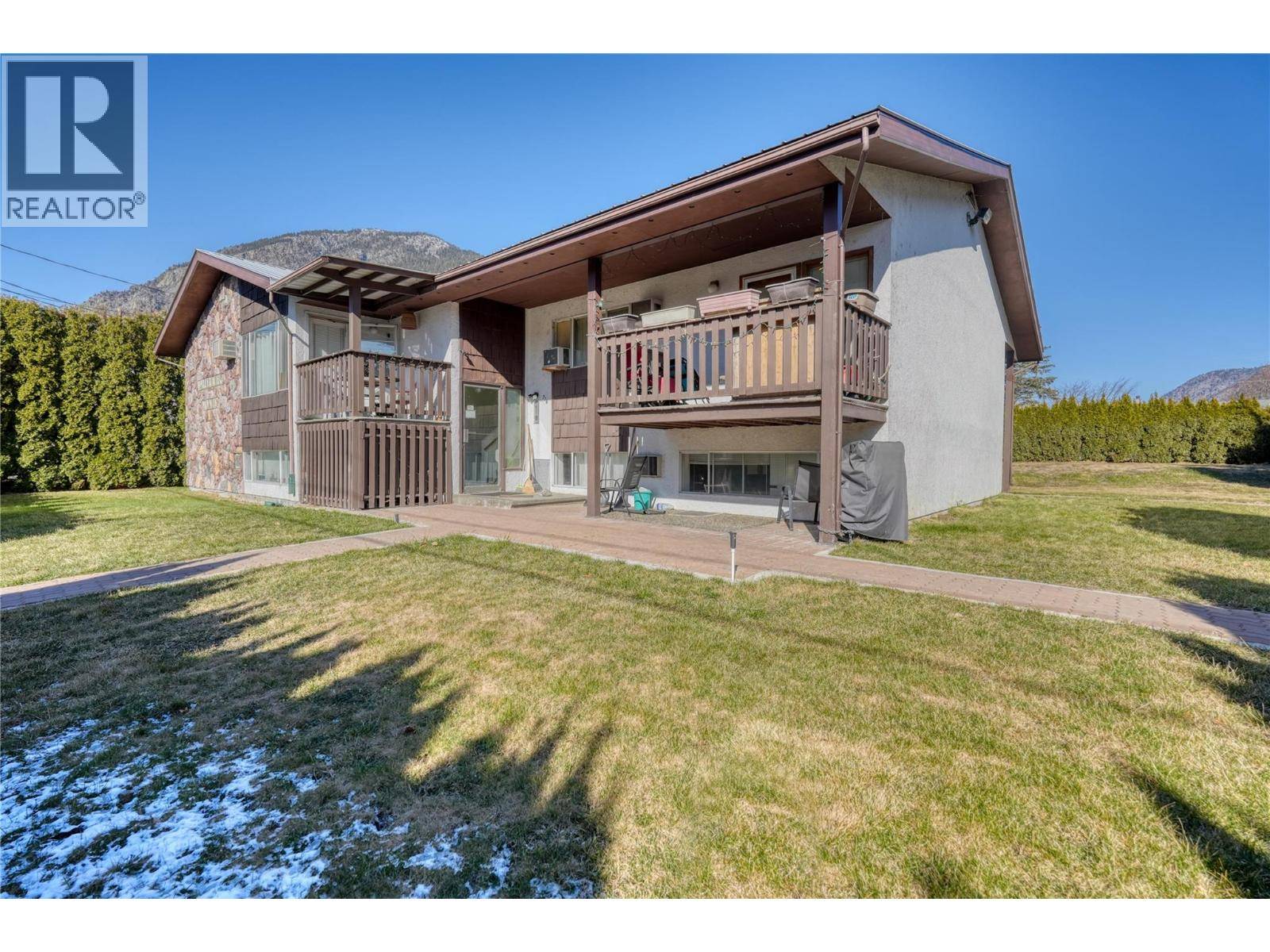 Keremeos, BC V0H1N2,716 3RD Avenue