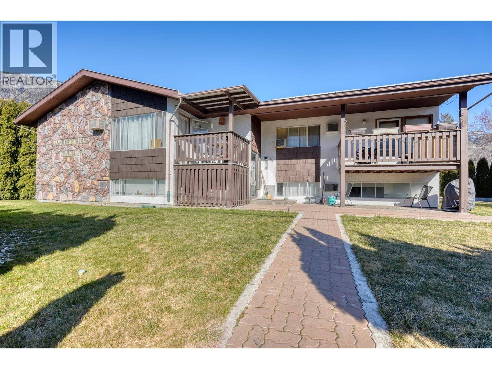 Keremeos, BC V0H1N2,716 3RD Avenue