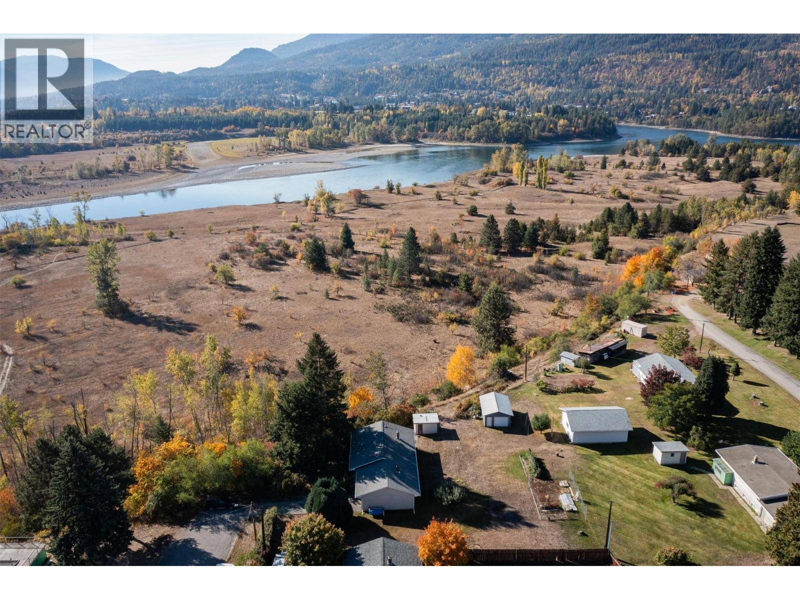 Castlegar, BC V1N4K2,832 Kootenay Road