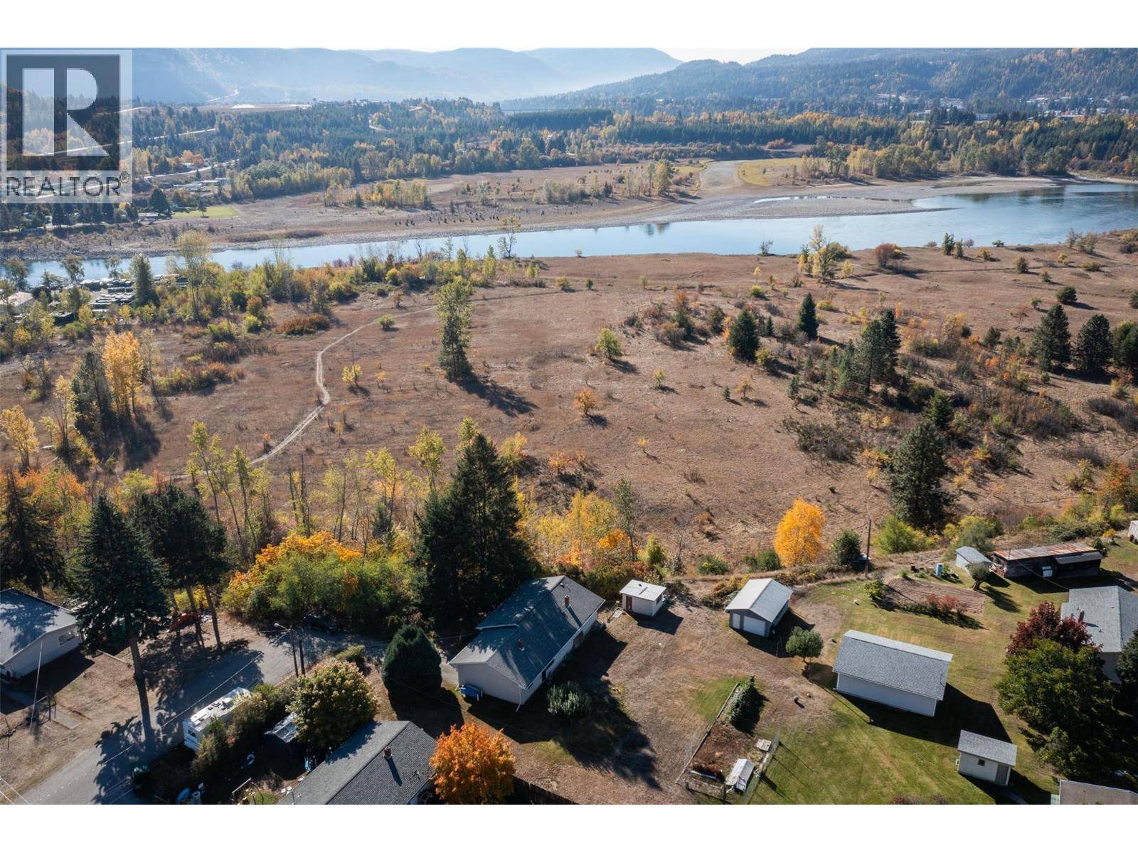 Castlegar, BC V1N4K2,832 Kootenay Road