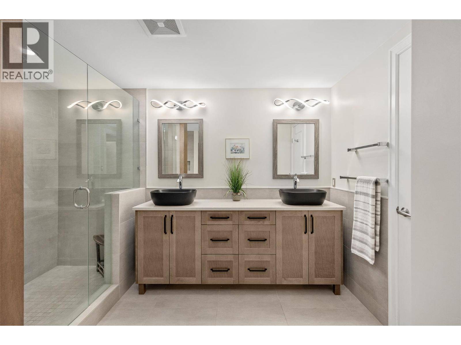 Kelowna, BC V1W5H5,600 Sarsons RD #111