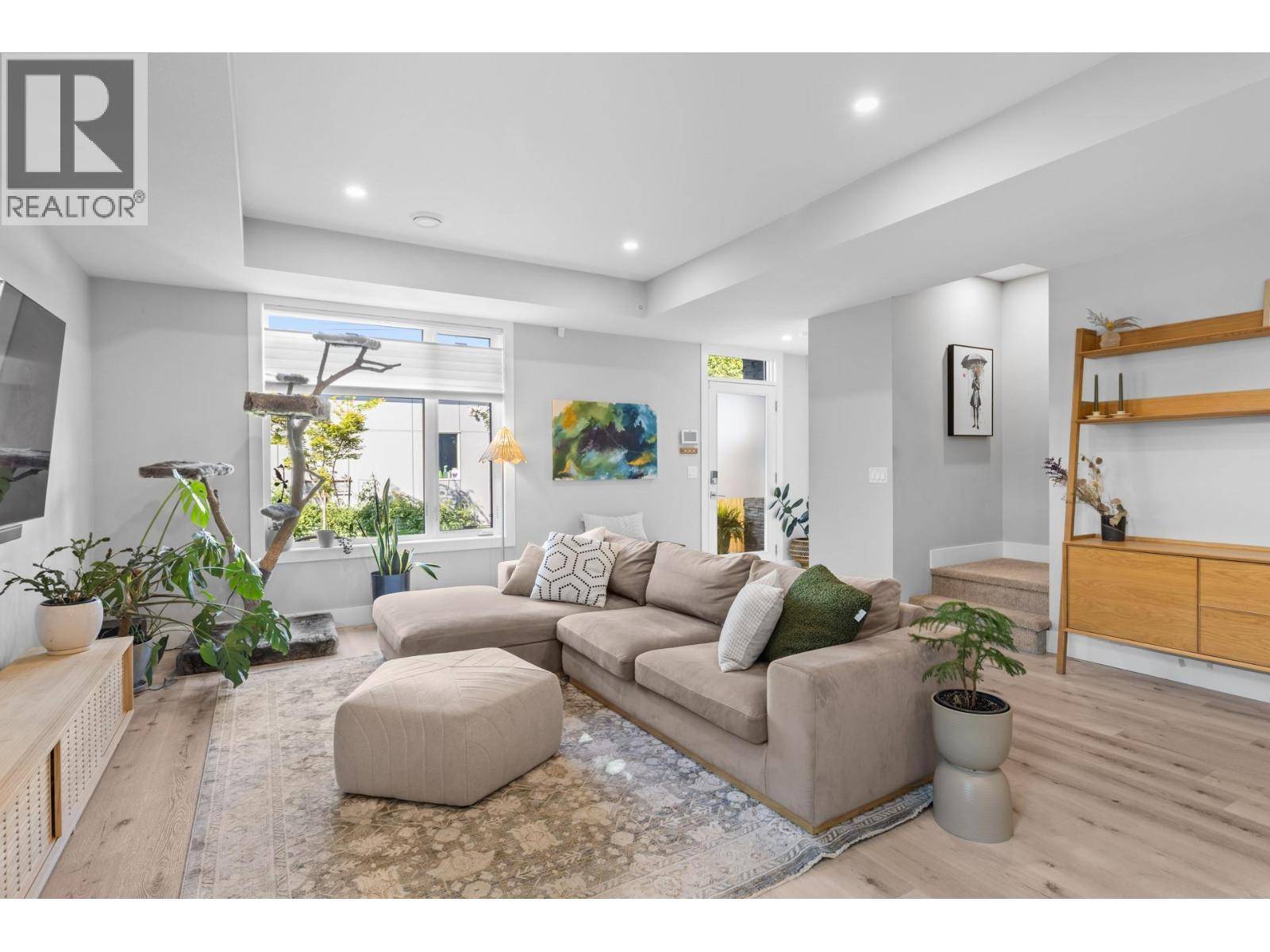 Kelowna, BC V1Y6Z7,796 Cawston AVE #3