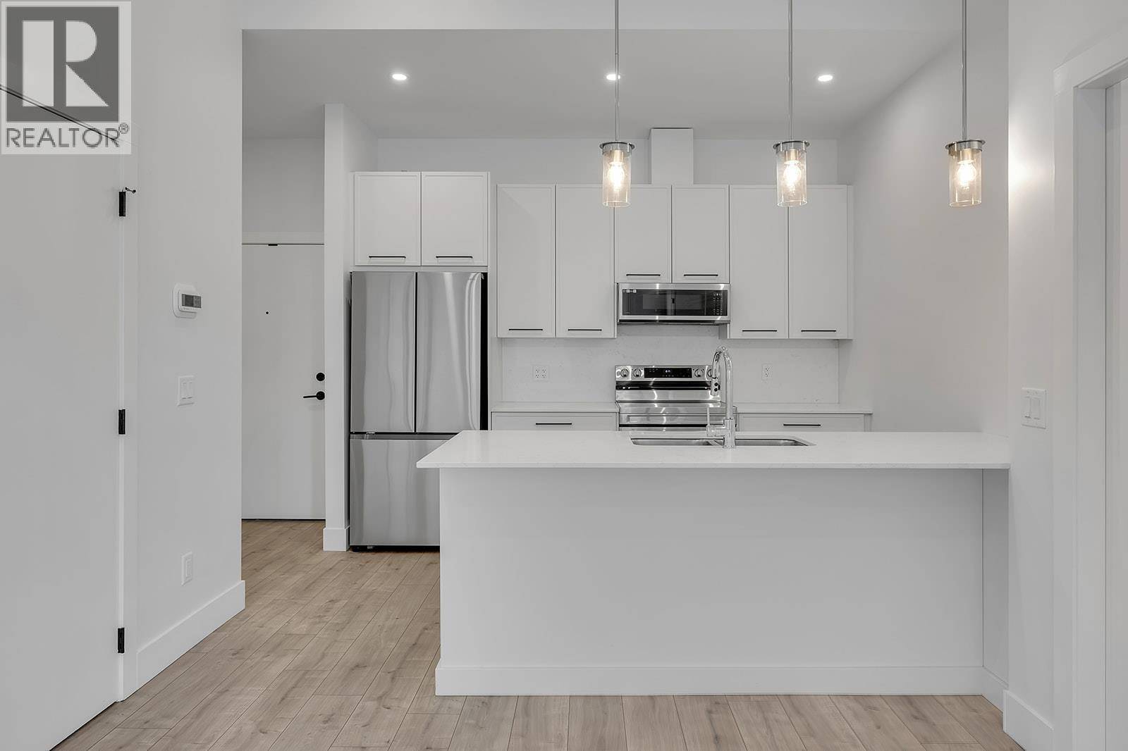 Kelowna, BC V1Y5T7,1220 Pacific AVE #508