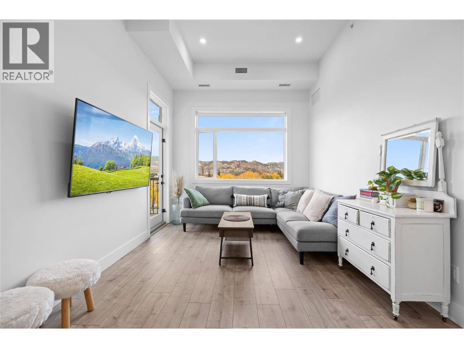 Kelowna, BC V1Y5T7,1220 Pacific AVE #508