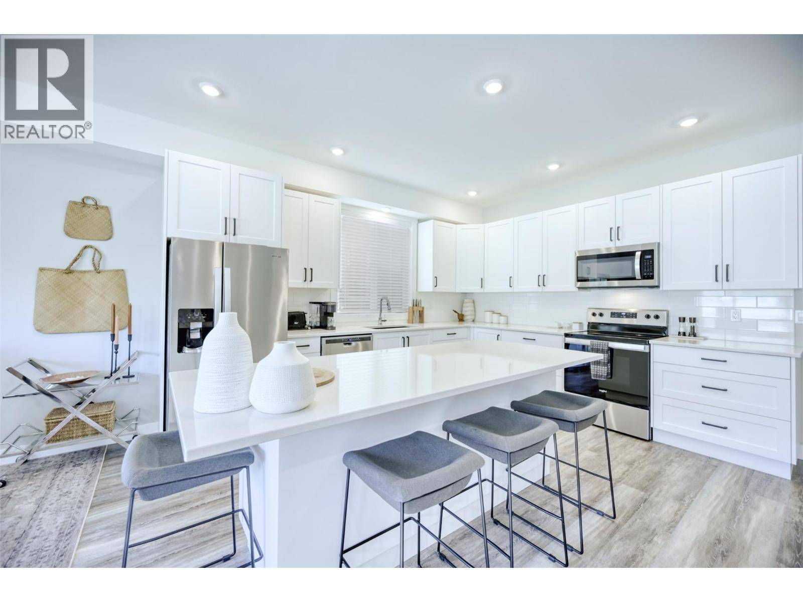 Osoyoos, BC V0H1V6,7012 WREN Drive