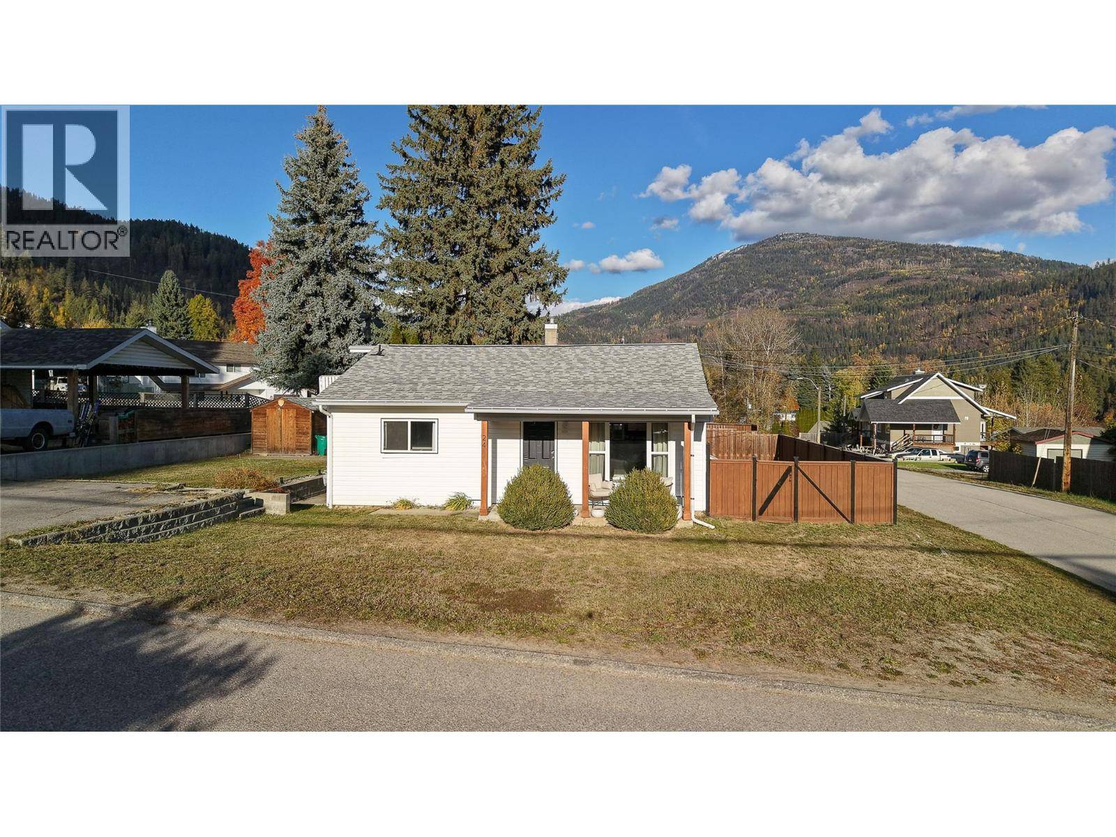 Fruitvale, BC V0G1L0,24 Kootenay Avenue N