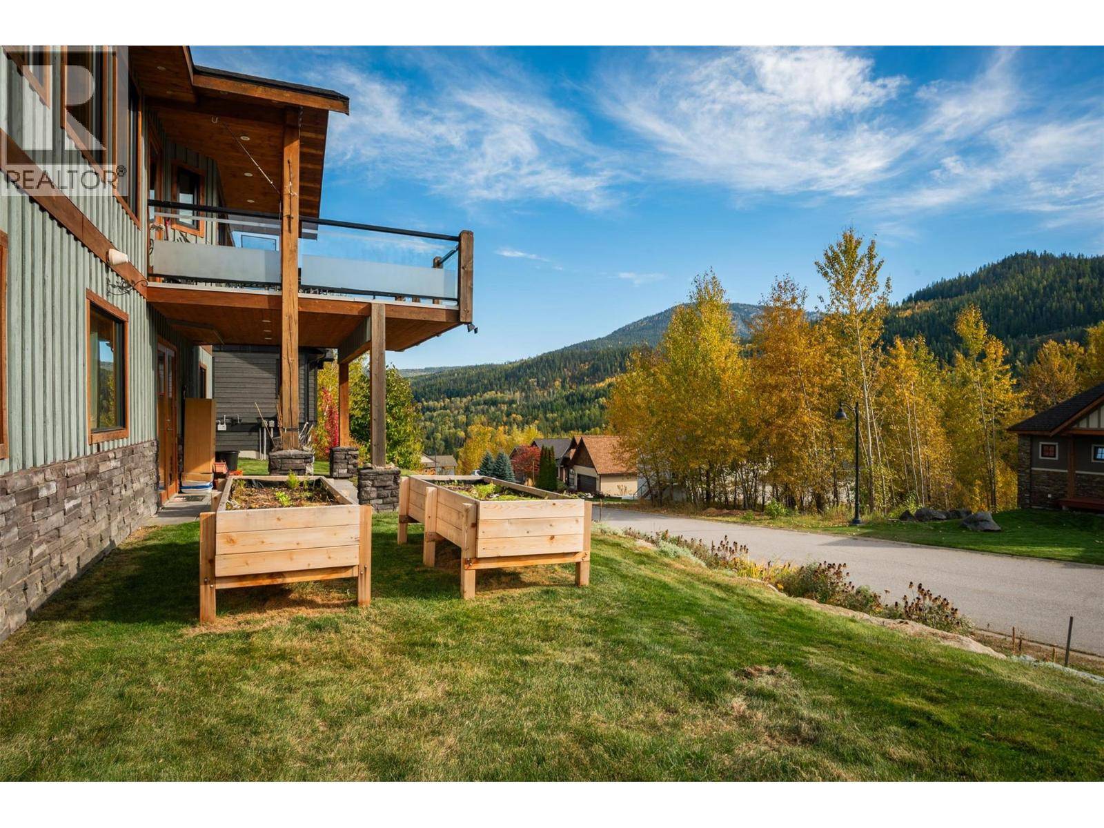 Rossland, BC V0G1Y0,904 Redstone Drive