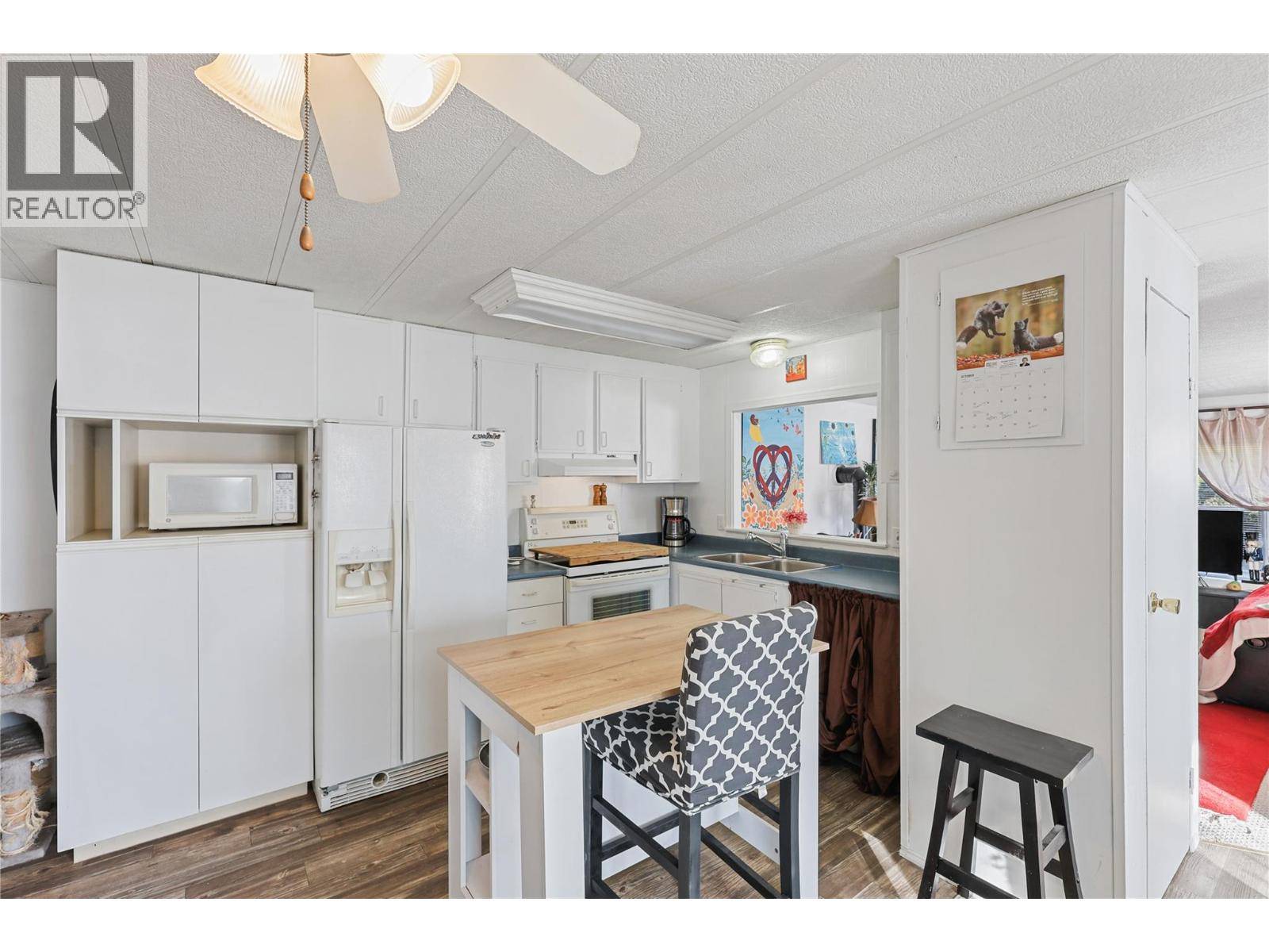 Kamloops, BC V2B6W7,2400 OAKDALE WAY #202