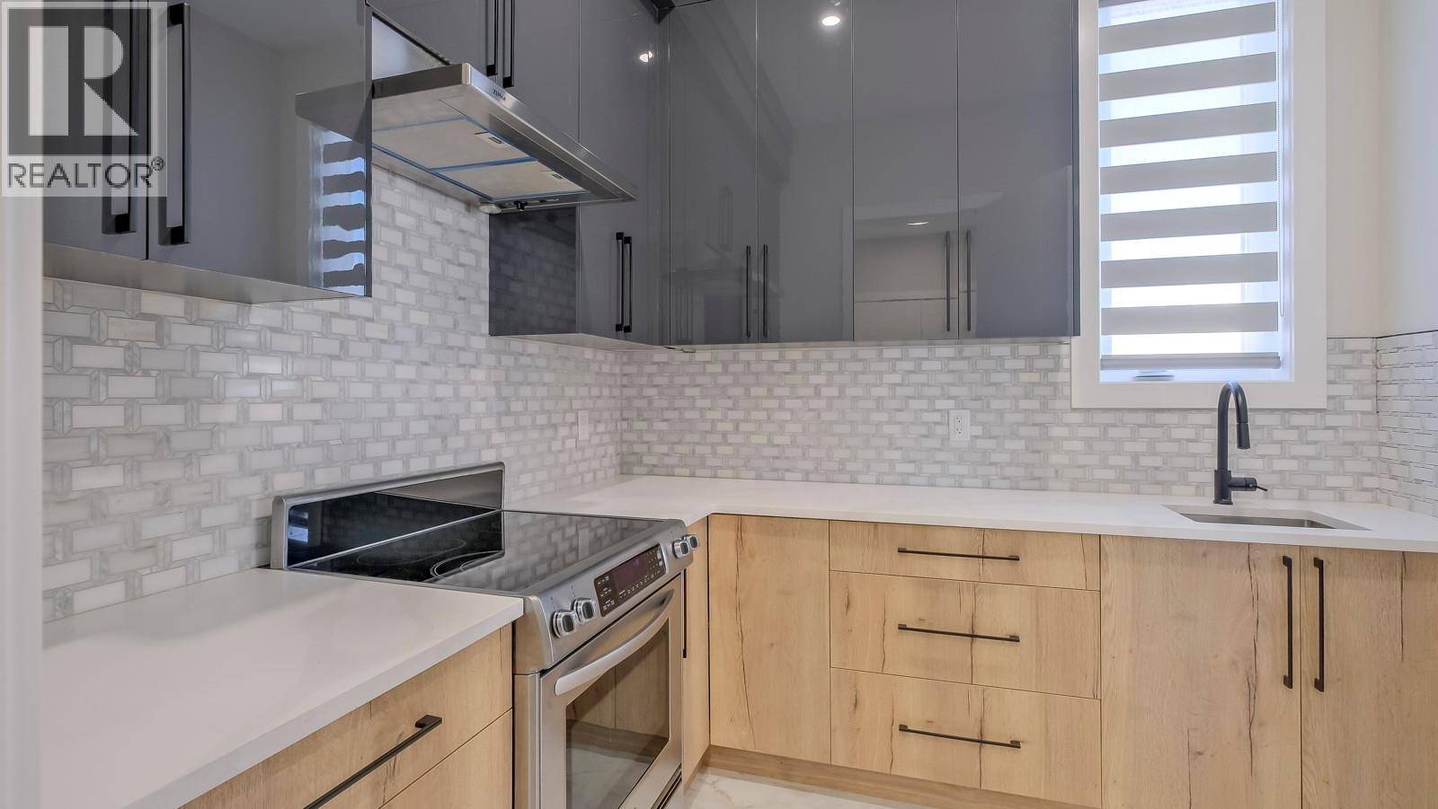 Kelowna, BC V1P0A3,937 Royal Troon Lane