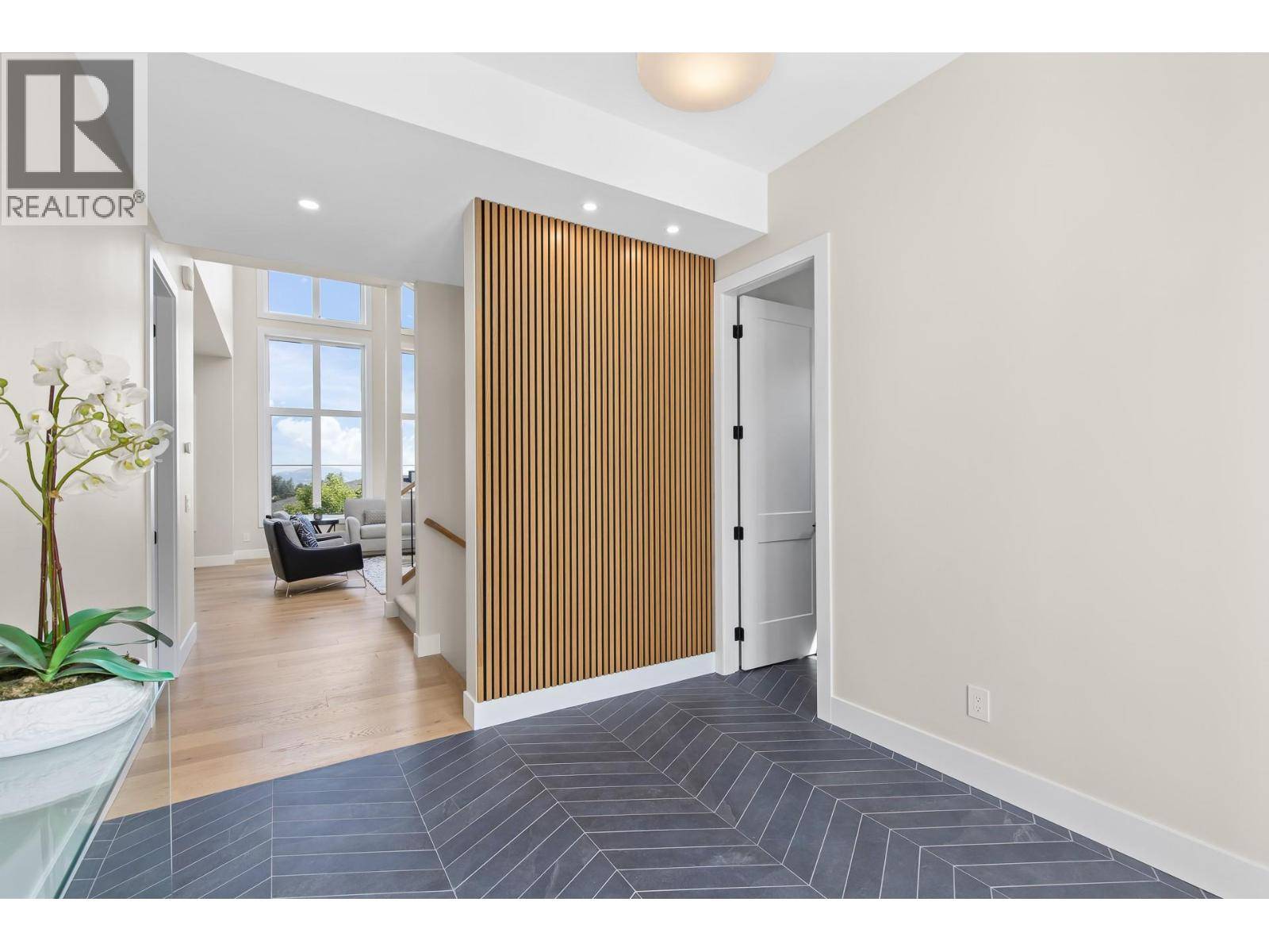 Kelowna, BC V1W5L3,4964 Bucktail Lane