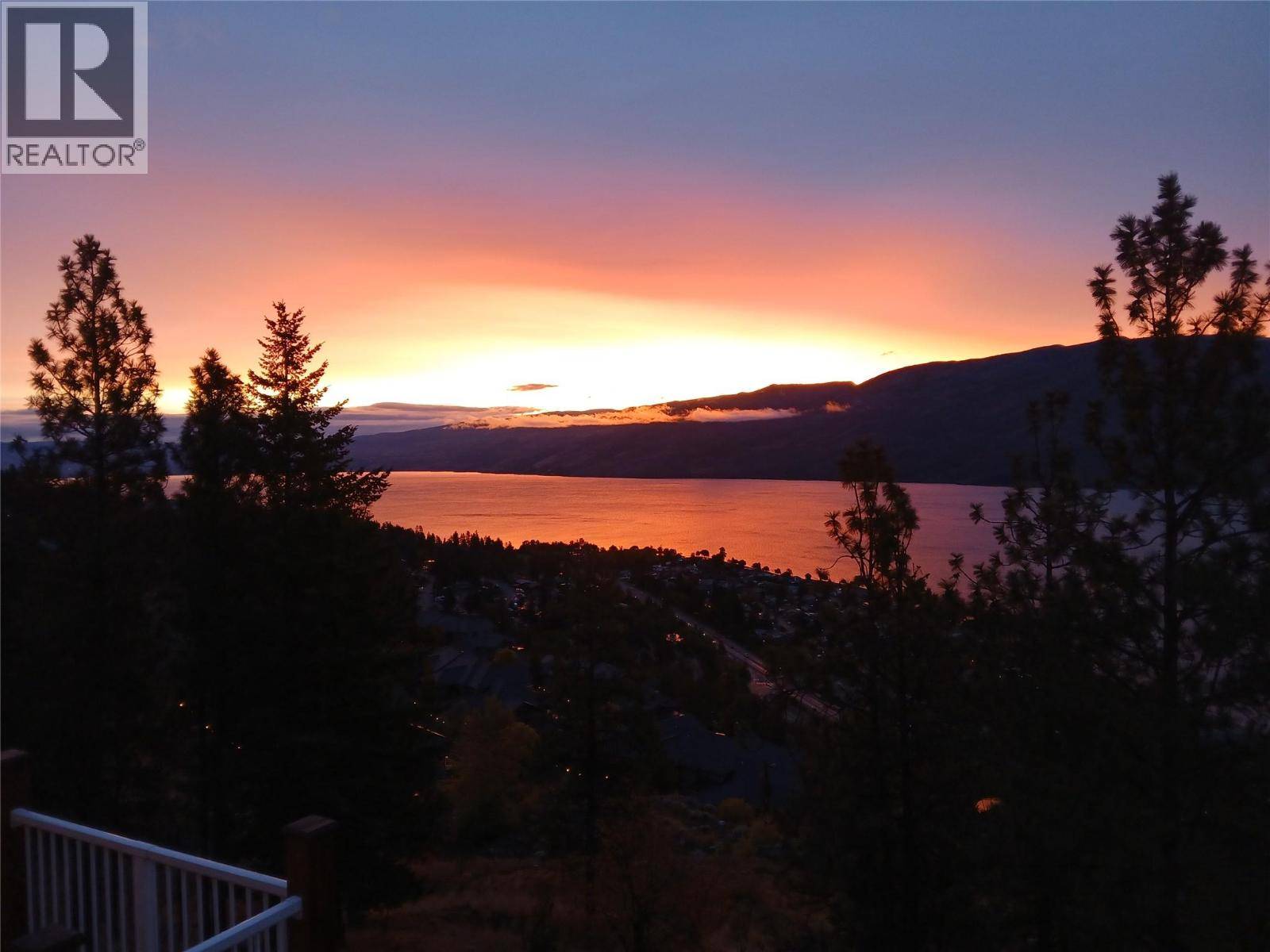 Peachland, BC V0H1X5,4450 Ponderosa DR #204