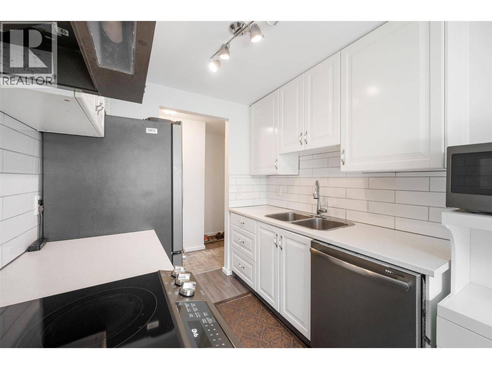 Penticton, BC V2A4R8,1300 CHURCH ST #205