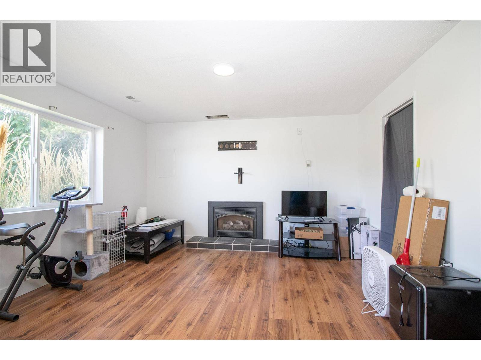 Kelowna, BC V1P1G4,2160 Lynrick Road