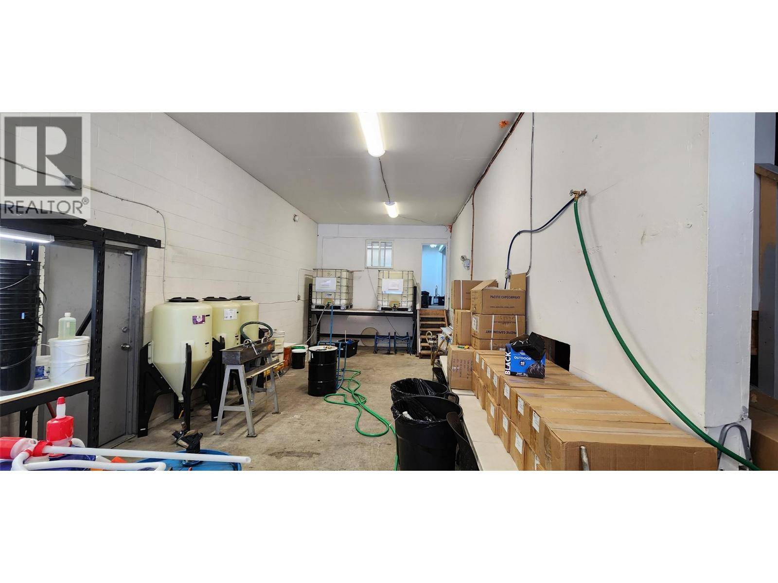 Kelowna, BC V1X2J8,876 Leathead RD #1