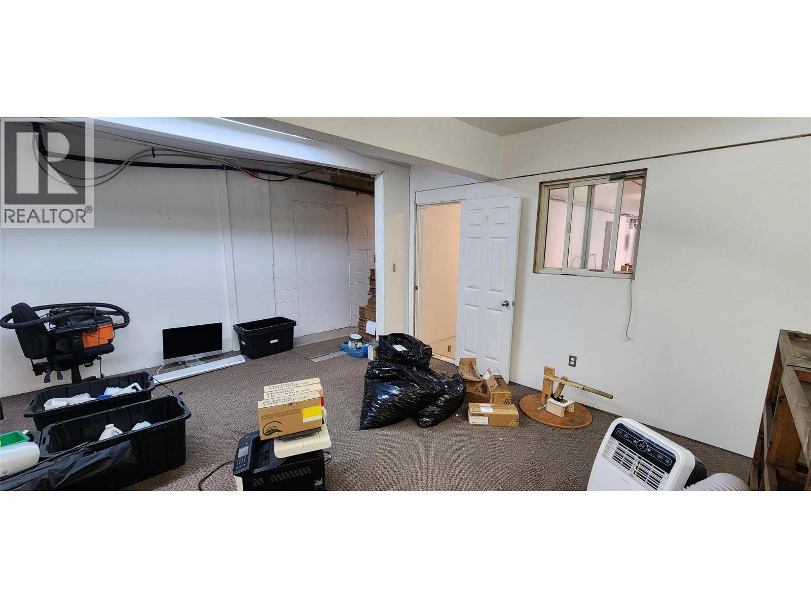 Kelowna, BC V1X2J8,876 Leathead RD #1