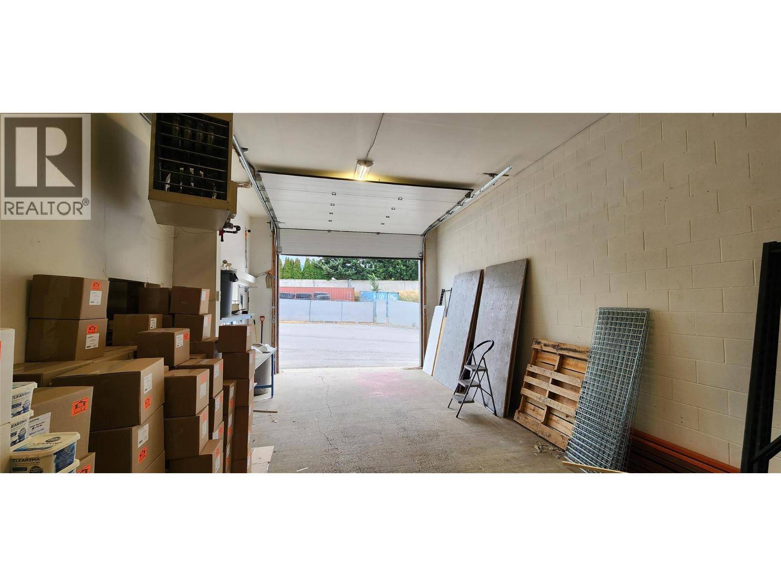 Kelowna, BC V1X2J8,876 Leathead RD #1