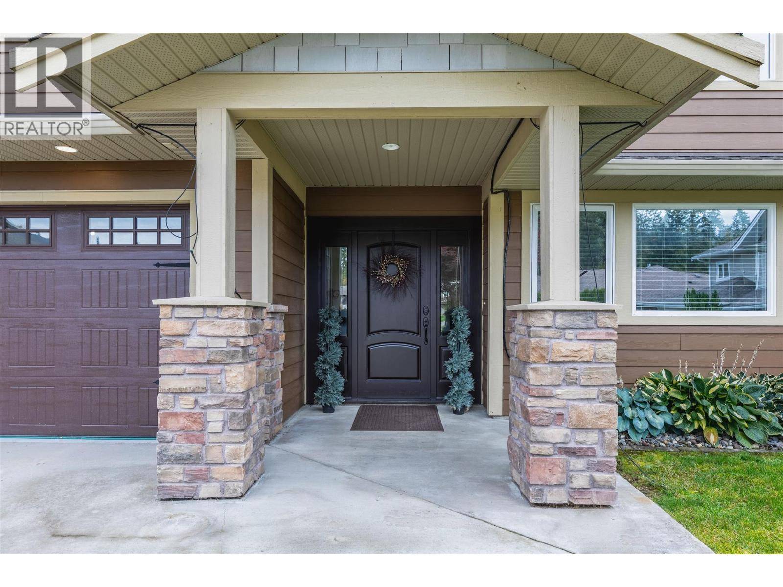 Salmon Arm, BC V1E0A7,1581 20 ST Northeast #14