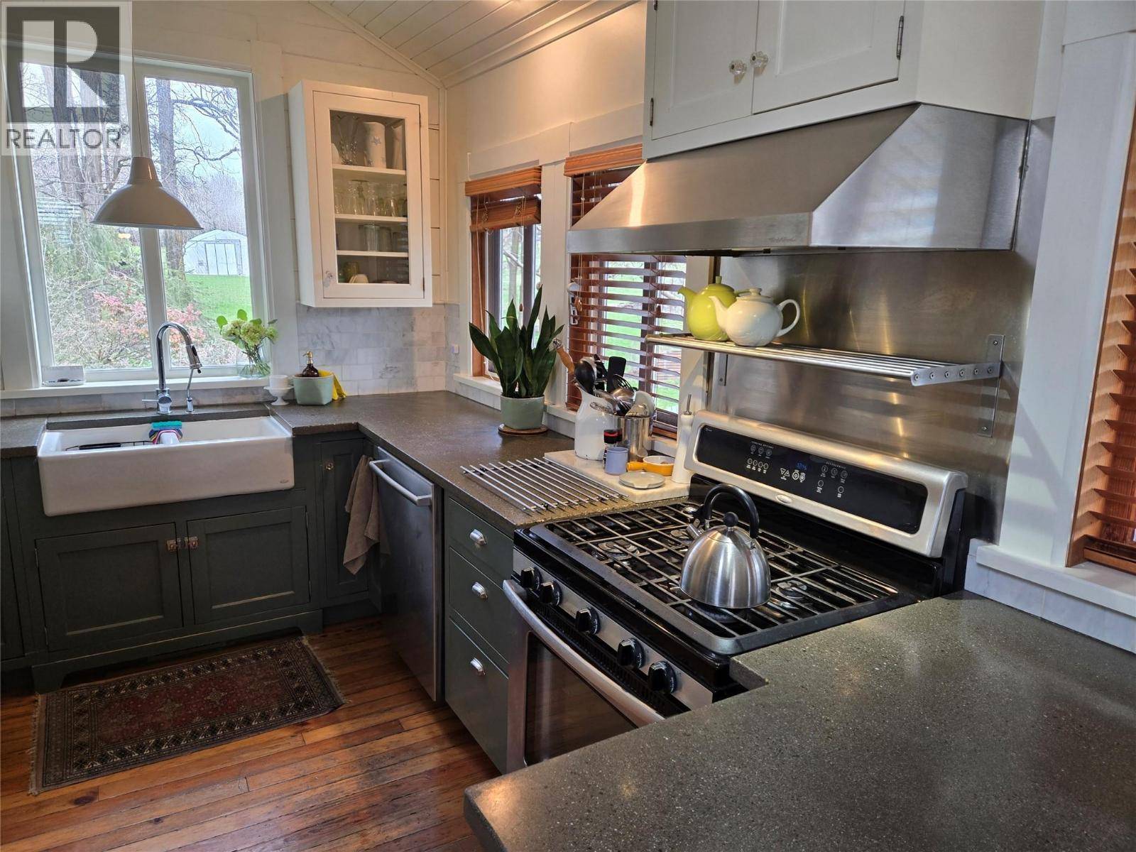 Spallumcheen, BC V4Y0W7,4462 Salmon River Road