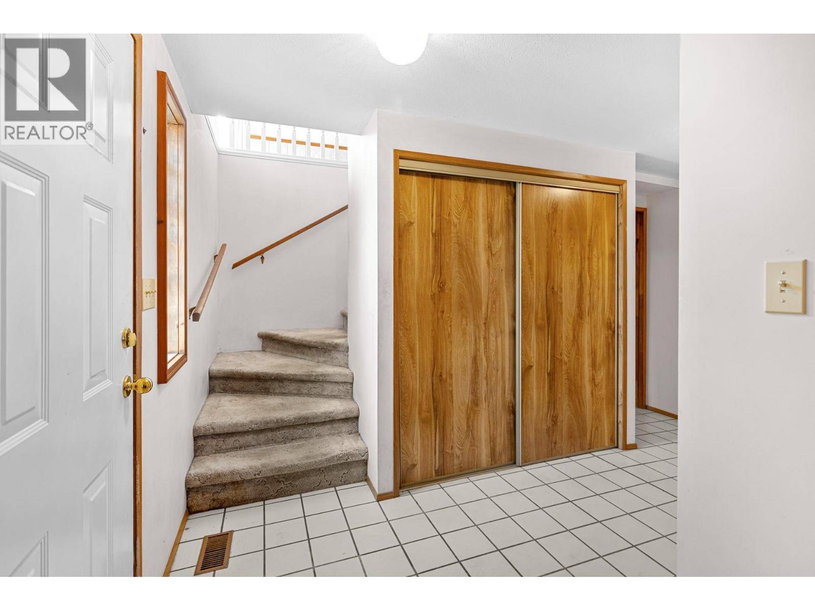 Kelowna, BC V1V1R5,320 Moubray Road