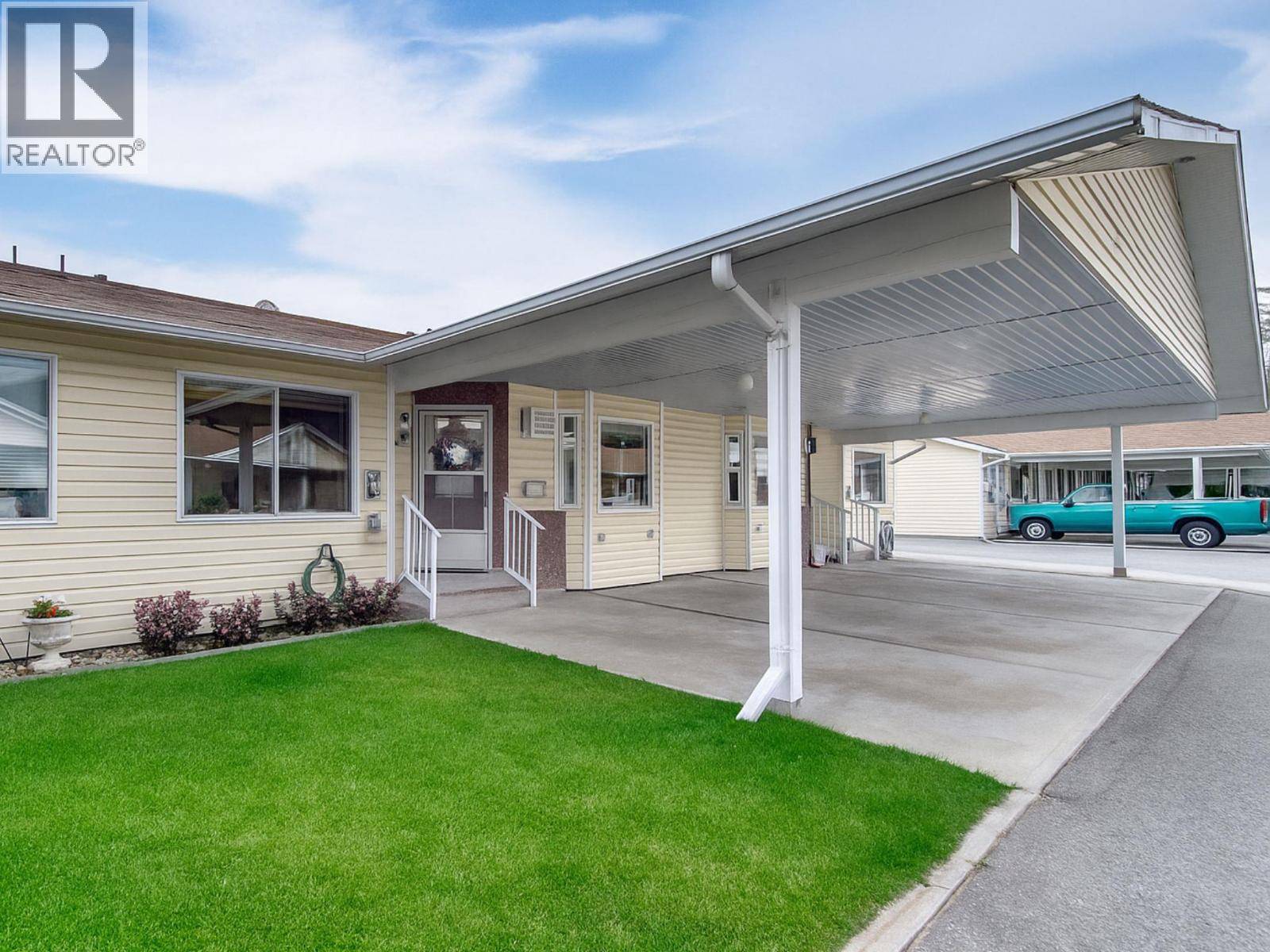 Penticton, BC V2A8A8,2235 BASKIN ST #115