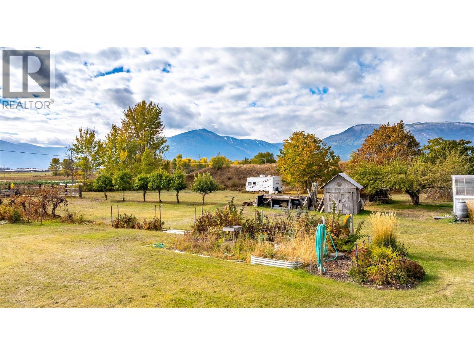 Creston, BC V0B2N1,1015 Winlaw Road