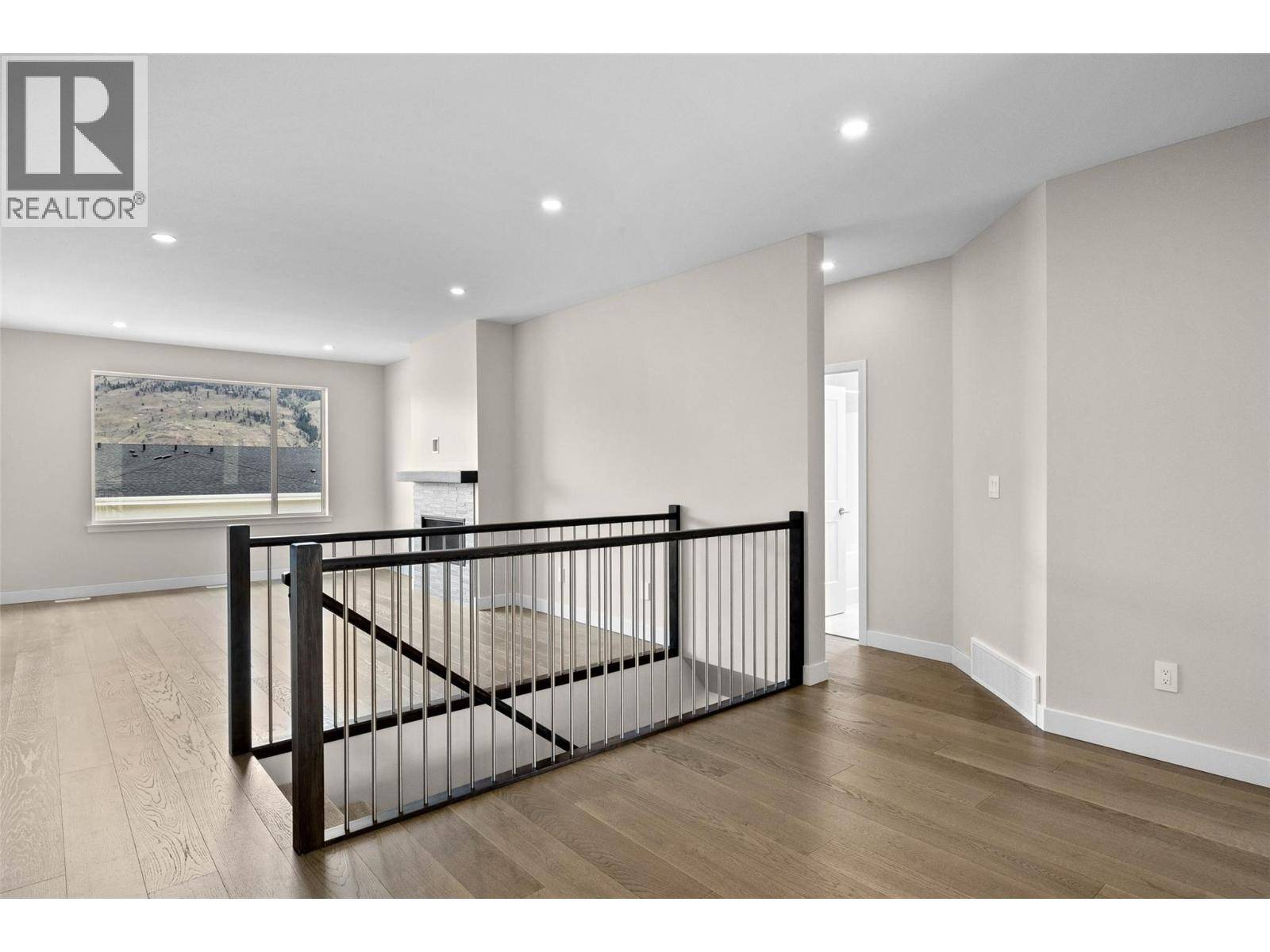 Kamloops, BC V2B0H8,2045 STAGECOACH DR #121