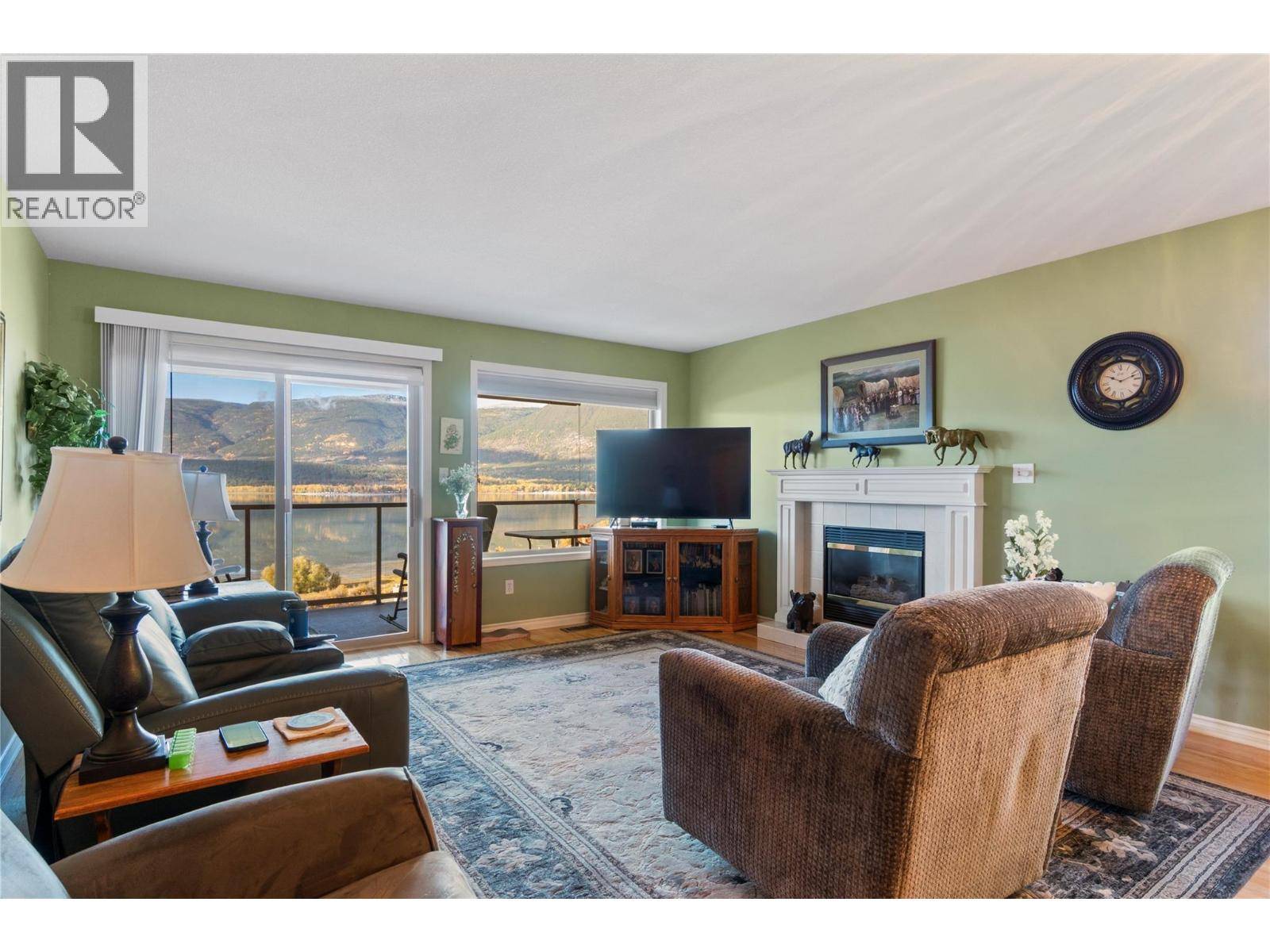 Salmon Arm, BC V1E1P9,4483 14 Street NE