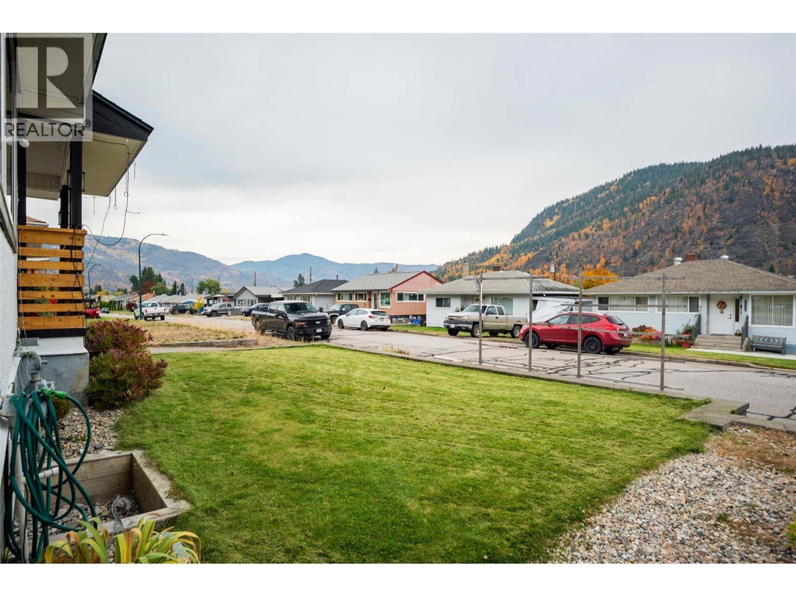 Trail, BC V1R2Y1,3321 Dahlia Crescent