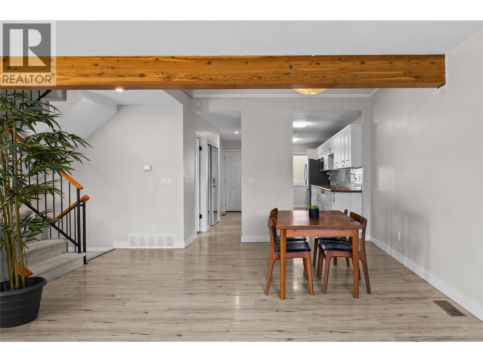 Kelowna, BC V1Y2Z6,2055 Ethel ST #14