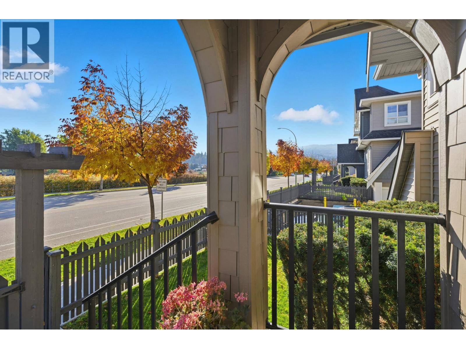 Kelowna, BC V1W5L4,680 Old Meadows RD #53