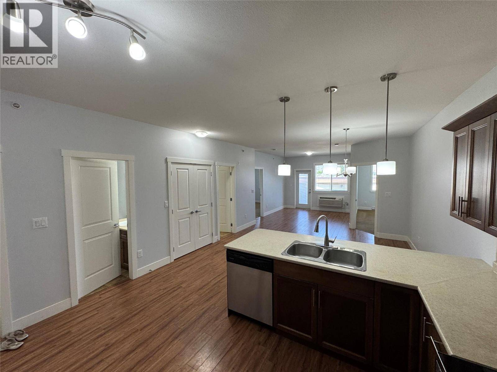 Merritt, BC V1K1B8,1701 MENZIES ST #302