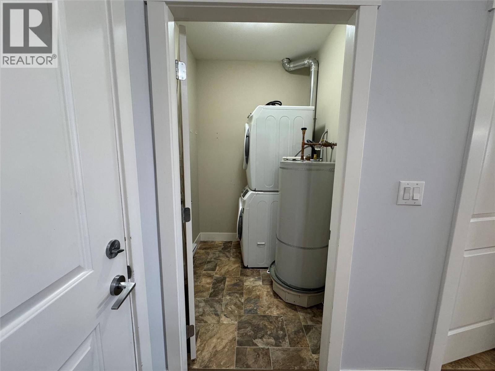 Merritt, BC V1K1B8,1701 MENZIES ST #302