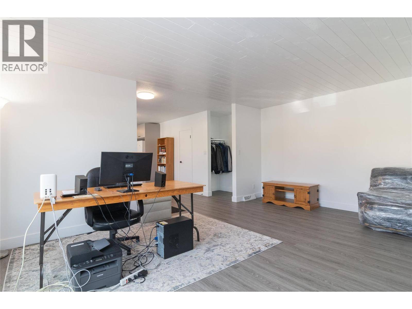 Kelowna, BC V1Y3P9,1352 Alder Court